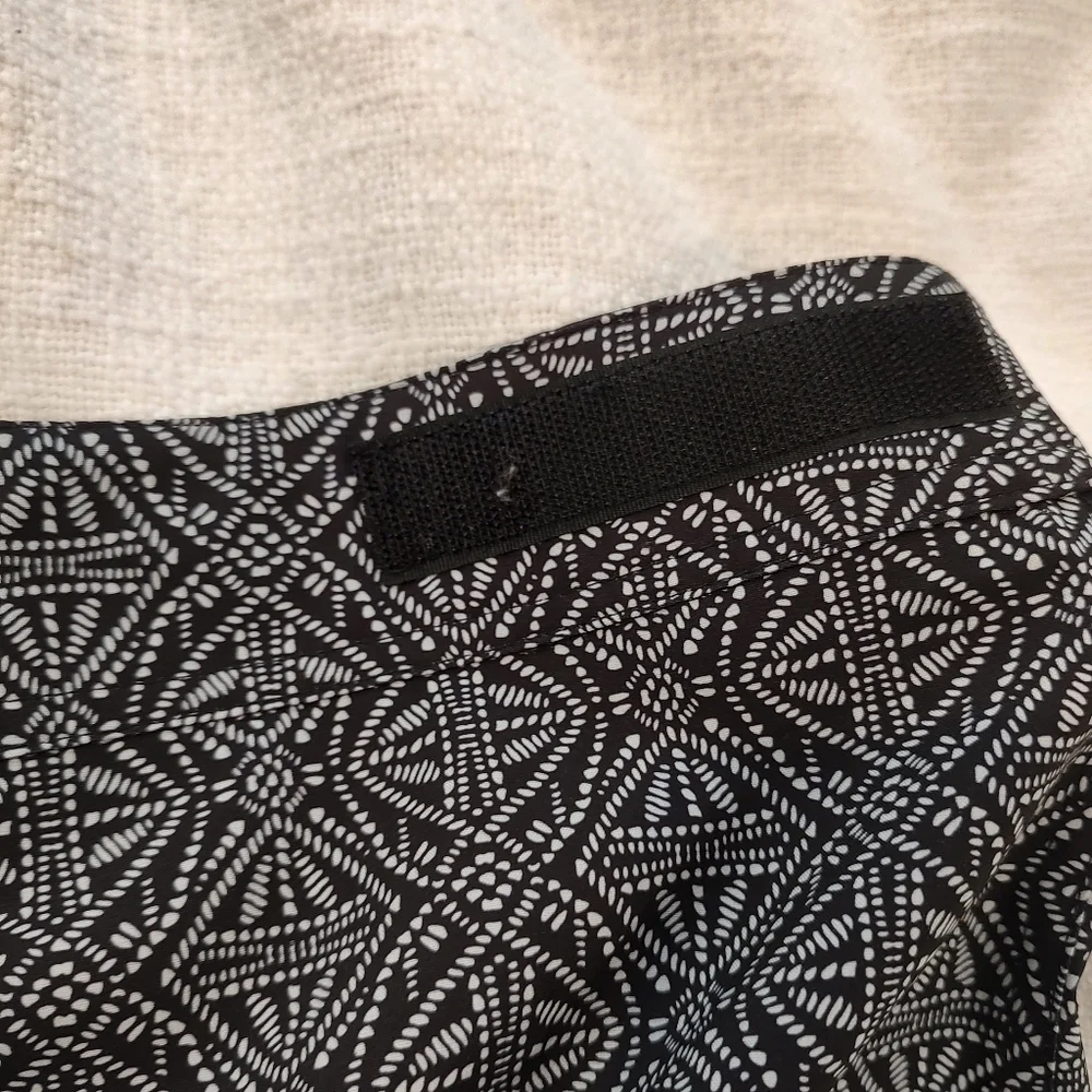 RipSkirt Hawaii Skirt Black Pearl Batik Adjustable Waist Length 1 Size M